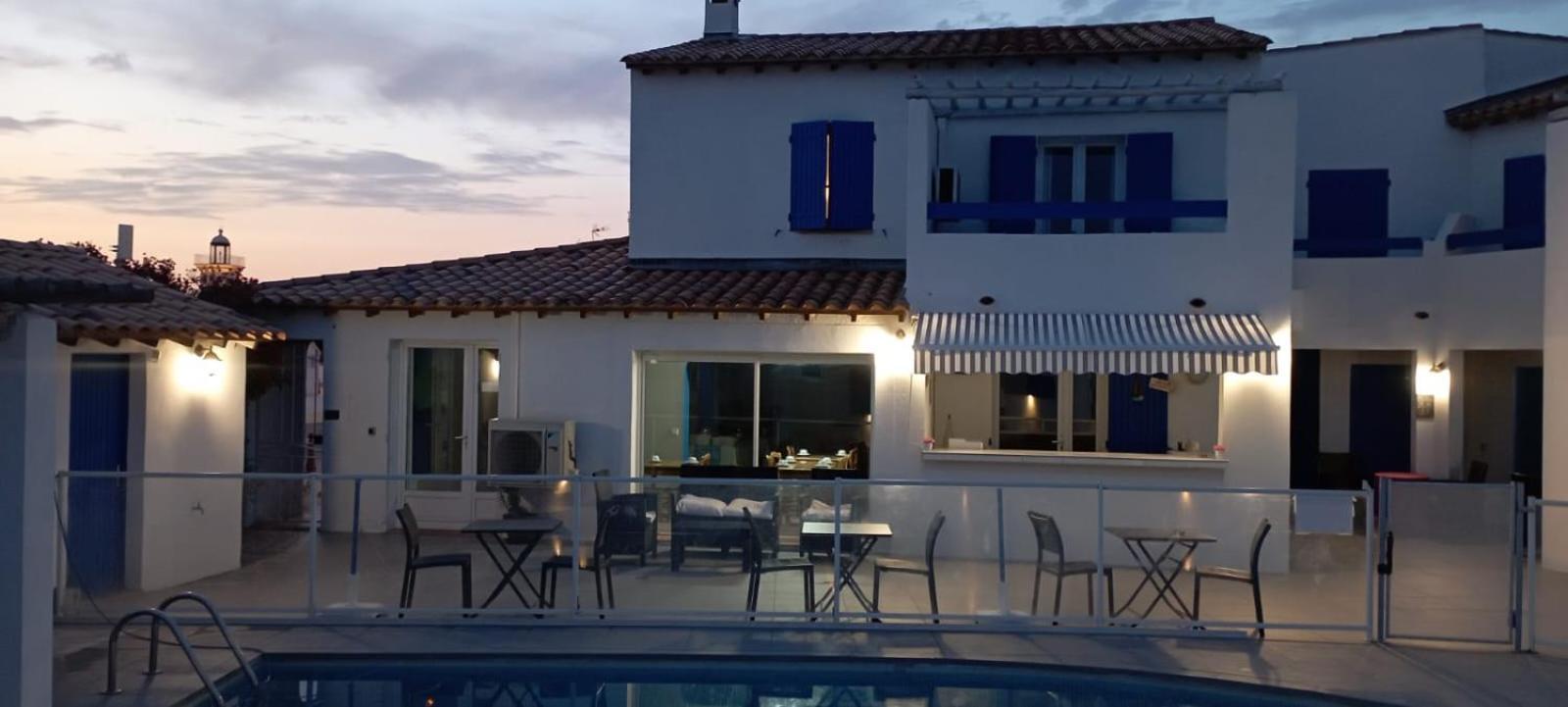Hotel Le Bleu Marine Saintes-Maries-de-la-Mer Exteriör bild